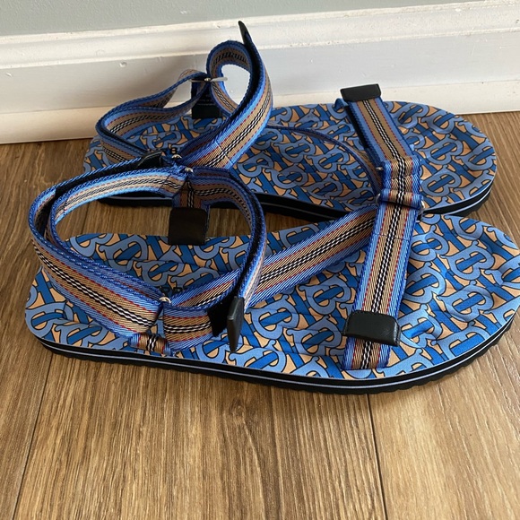 Burberry sandals, size US 13, in the color blue, in perfect condition - Picture 2 of 10